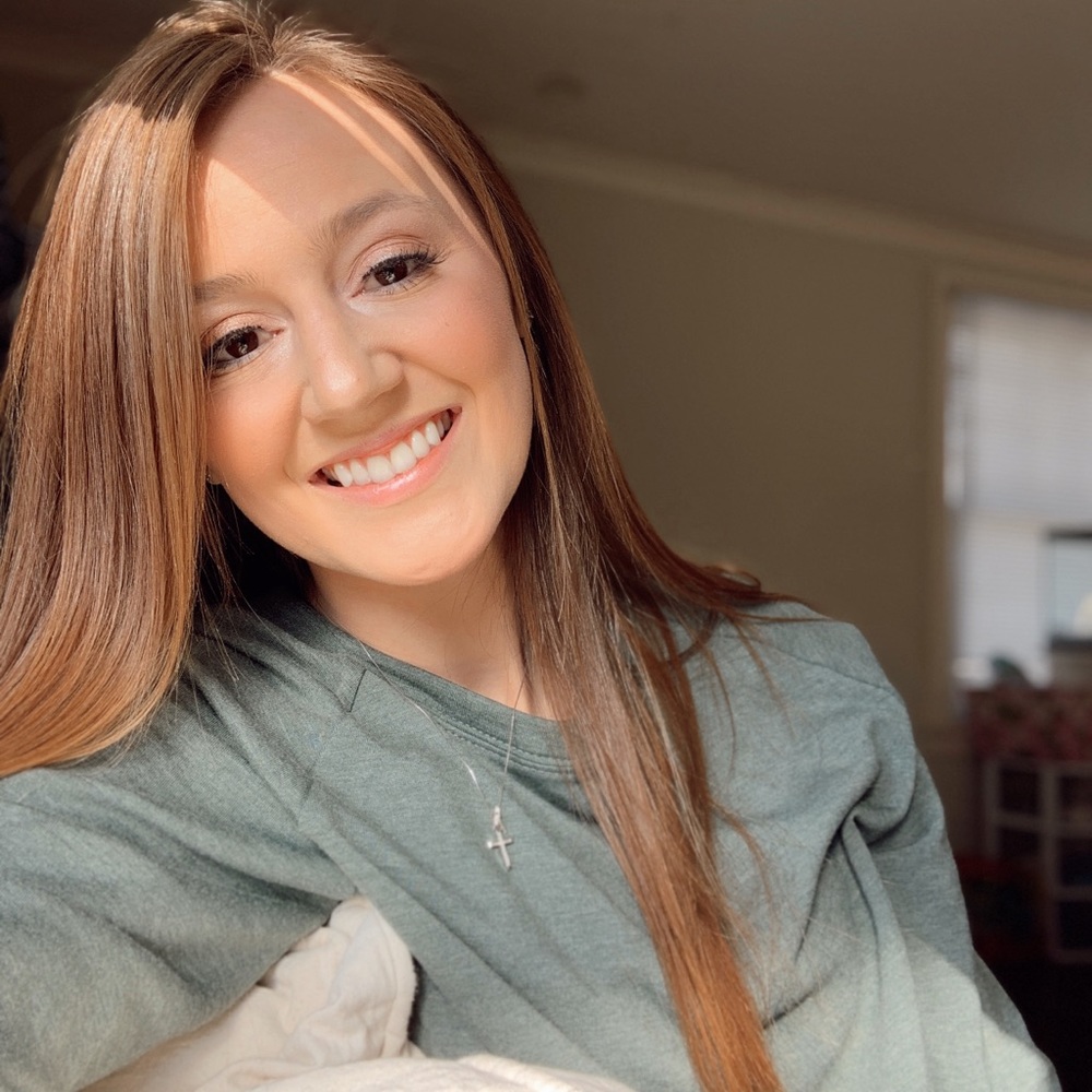 Meet your Posher, Alexis